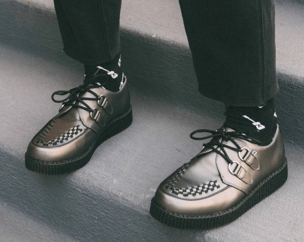 Gunmetal D-Ring Viva Low Creeper - Image 2